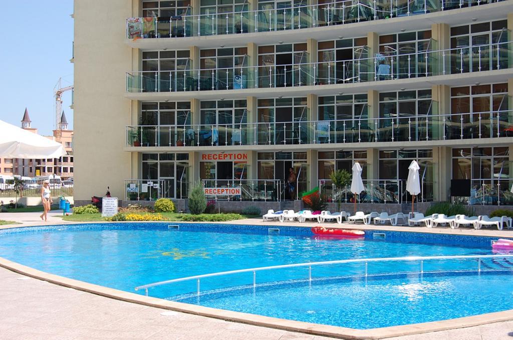 Julia Family - Menada Apartments Pantai Sunny Luaran gambar