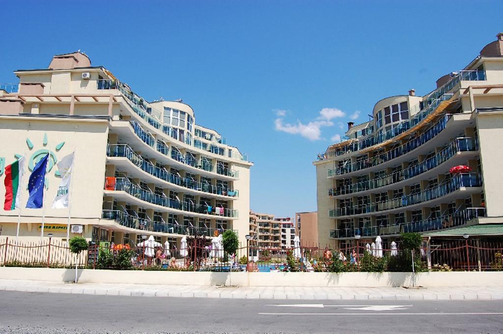 Julia Family - Menada Apartments Pantai Sunny Luaran gambar