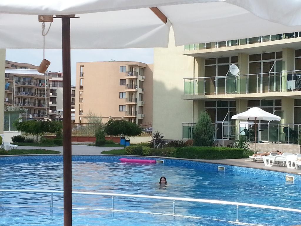 Julia Family - Menada Apartments Pantai Sunny Luaran gambar
