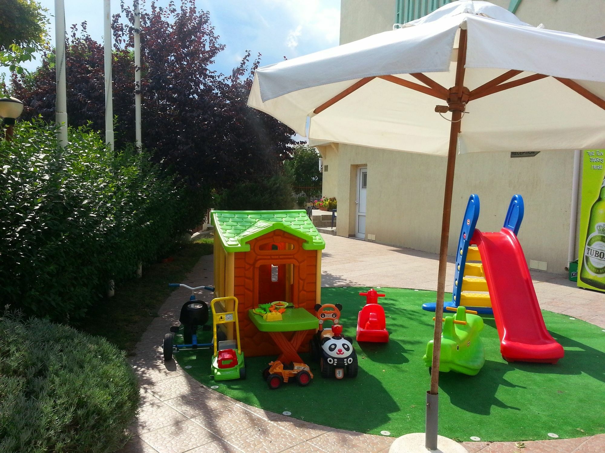 Julia Family - Menada Apartments Pantai Sunny Luaran gambar